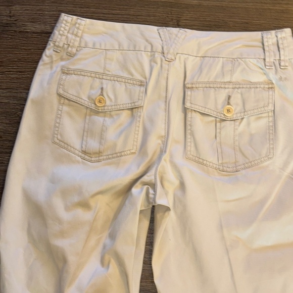 Tommy Hilfiger size 6 khaki capri pants - Picture 4 of 7